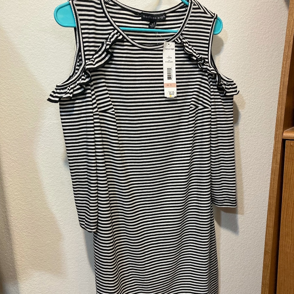 NWT BLACK & WHITE STRIPE COLD SHOULDER DRESS